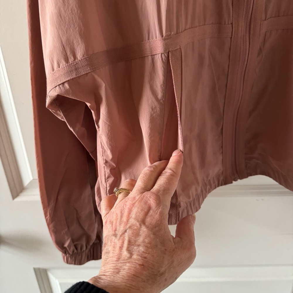 Lululemon nylon jacket - Picture 5 of 14